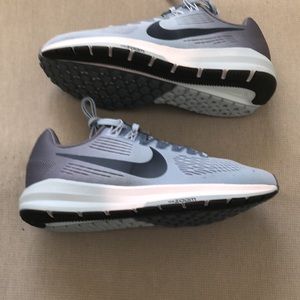 Nike structure 21 blue women’s shoe size 8 new no box